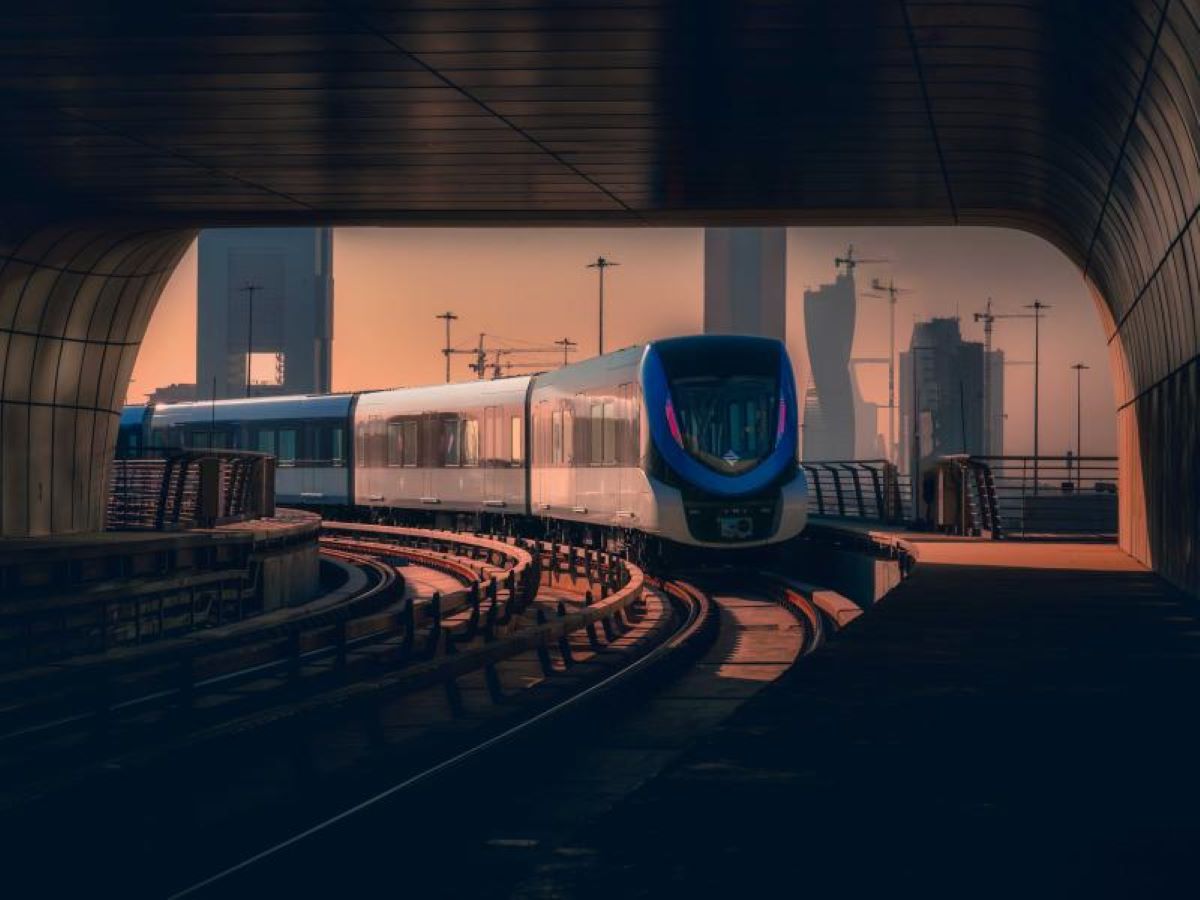 Conoce el metro sin conductor más grande del mundo que ya opera en Arabia Saudita