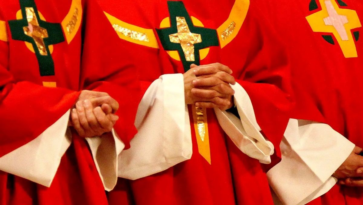 Iglesia activa número telefónico para solicitar exorcismos