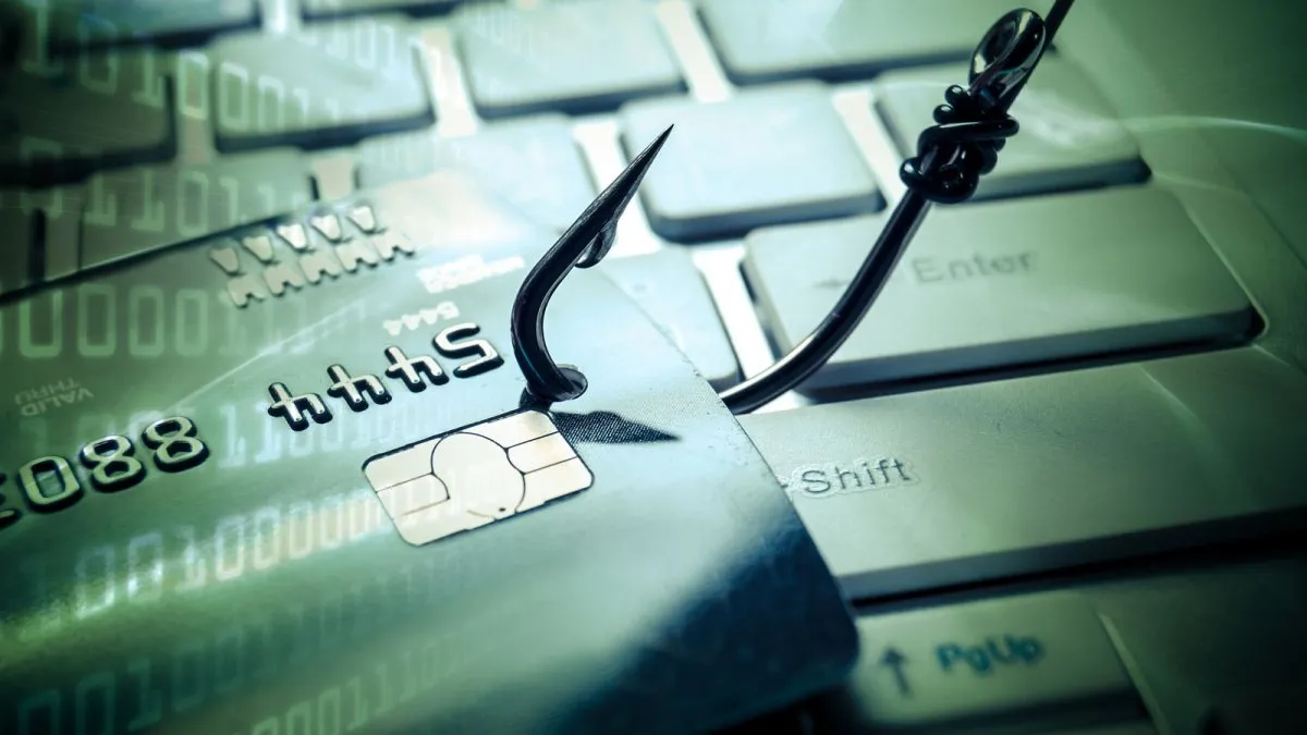 Las 2 palabras clave para detectar estafas por email, según el FBI