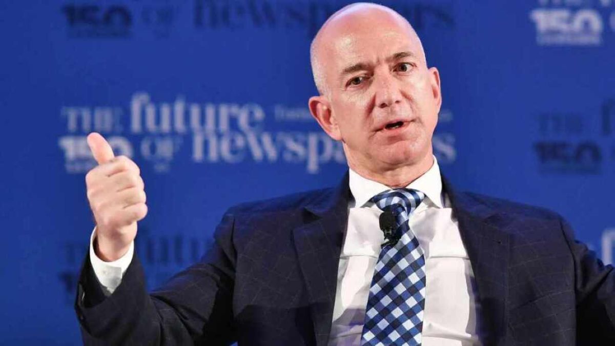 Esta es la apuesta científica de Jeff Bezos que podría alargar la vida hasta los 500 años