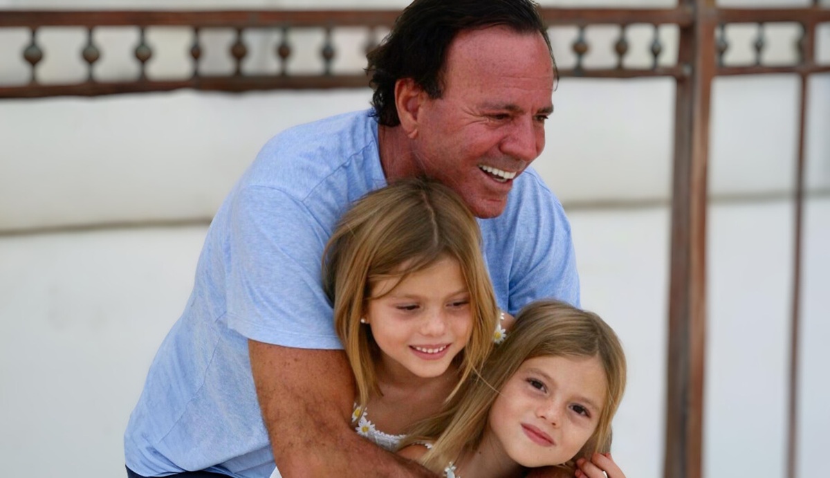 Así lucen ahora Victoria y Cristina, las hijas gemelas de Julio Iglesias