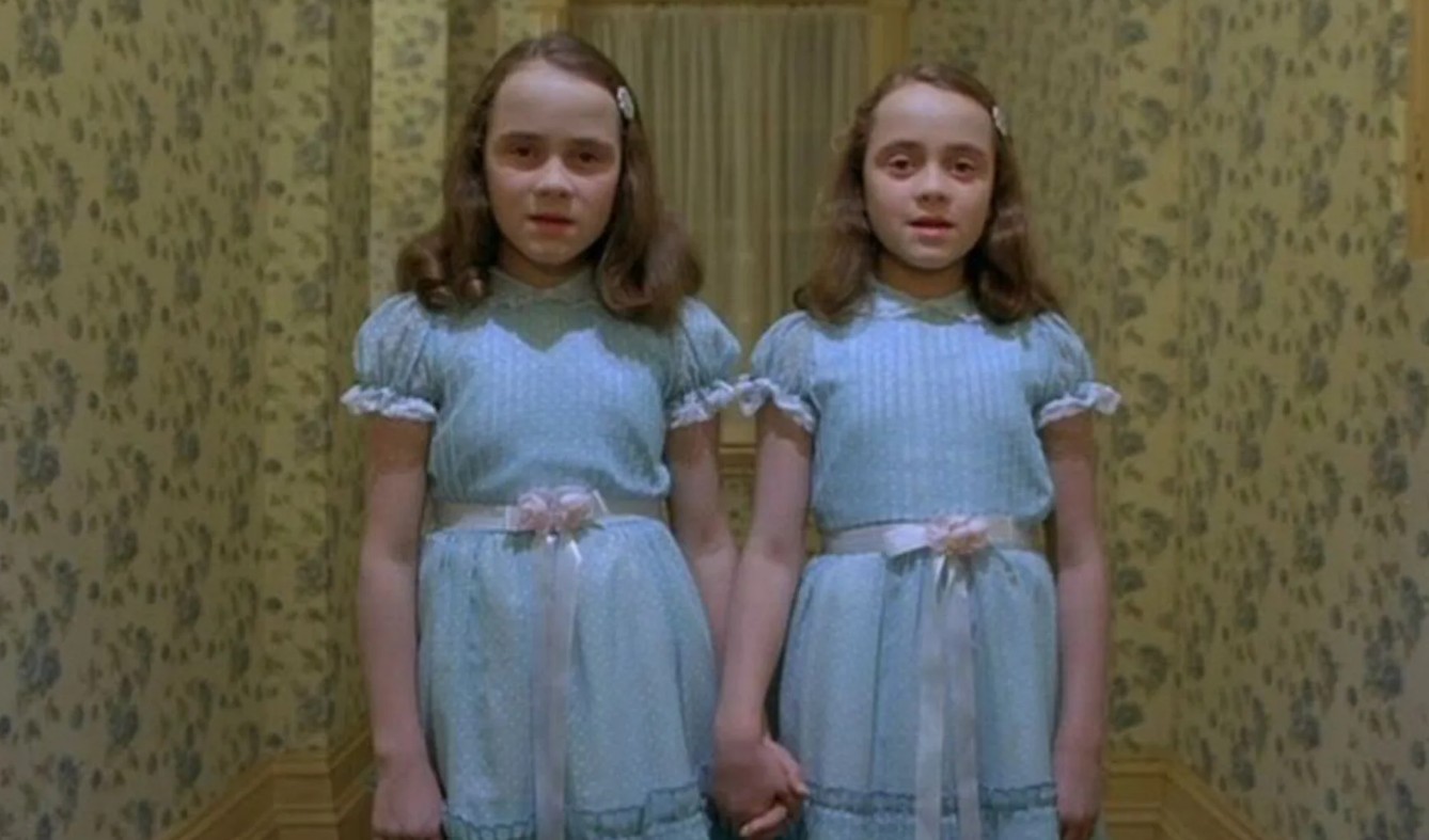 Así lucen actualmente las gemelas de El resplandor