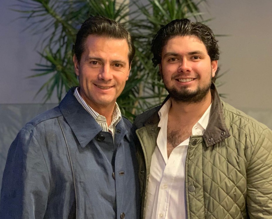 Alejandro Peña Pretelini fue el segundo hijo del matrimonio de Enrique Peña Nieto y Mónica Pretelini.