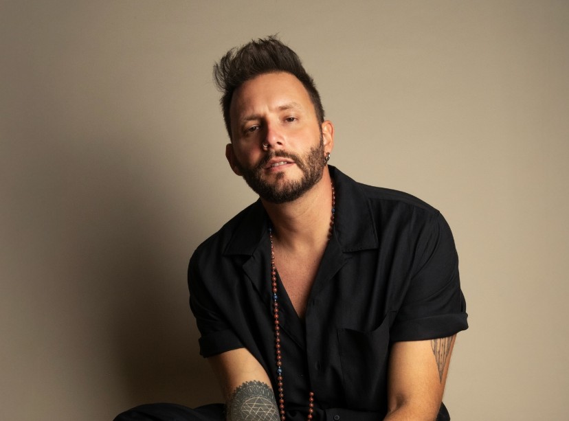 En cine, formó parte de películas como "Rudo y cursi", "Azul y no tan rosa" y "El peor hombre del mundo", esta última considerada una de las más exitosas en Venezuela. Además, continuó preparándose profesionalmente al estudiar una maestría en dirección de cine en Londres. Actualmente combina su trabajo como actor con la enseñanza, desempeñándose como profesor de actuación, además de desarrollar proyectos propios a través de su productora "Ocho Films" y su canal de YouTube.