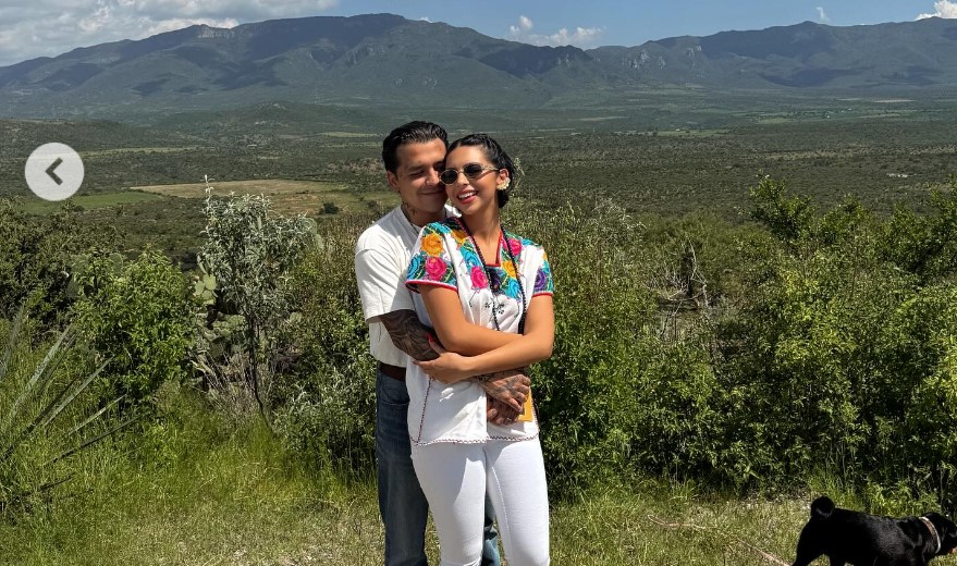 En junio de 2024 confirmó públicamente su noviazgo con Christian Nodal y, semanas después, ambos contrajeron matrimonio en una ceremonia privada realizada en Morelos, noticia que provocó una fuerte reacción mediática y división entre el público.