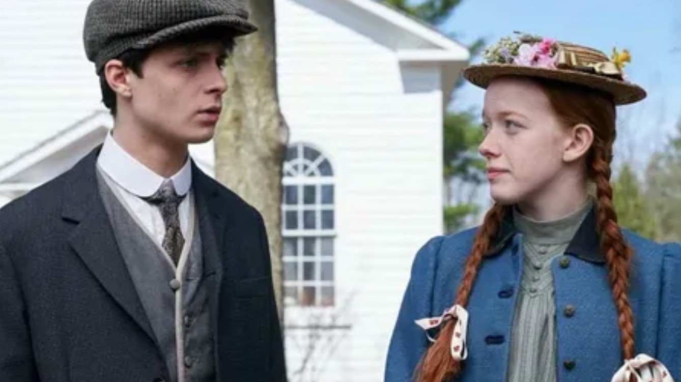 Aunque la serie basada en "Anne of Green Gables" tenía una base de fans muy apasionada, su cancelación inesperada dejó muchas historias sin concluir. El final no fue exactamente odiado, pero sí considerado decepcionante porque la producción terminó antes de desarrollar completamente las relaciones y conflictos principales. Muchos seguidores todavía piden una continuación.