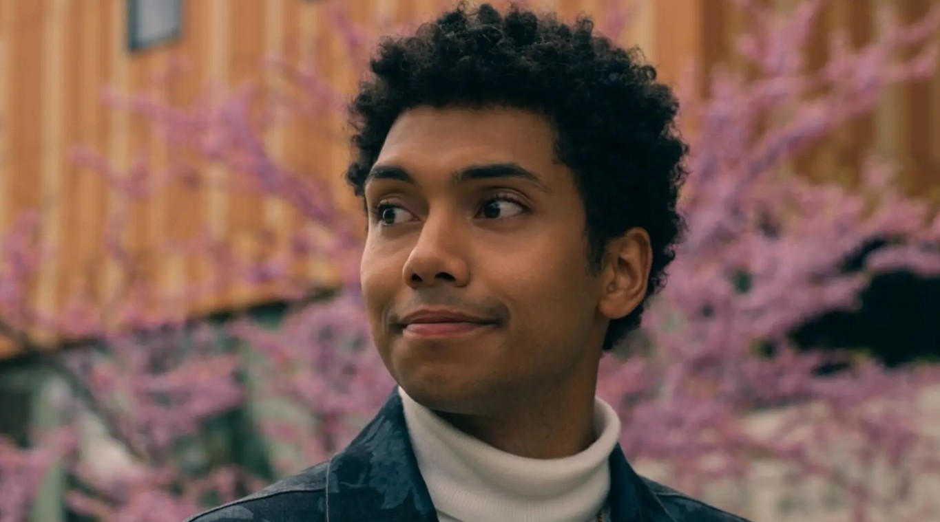 El actor británico falleció el 30 de marzo de 2024 a los 27 años en un accidente de motocicleta. En ese momento se preparaba para iniciar el rodaje de la segunda temporada de la serie. Su personaje, Andre Anderson, tenía un papel clave en la trama, por lo que los creadores optaron por no reemplazarlo y ajustar la historia para respetar su legado.