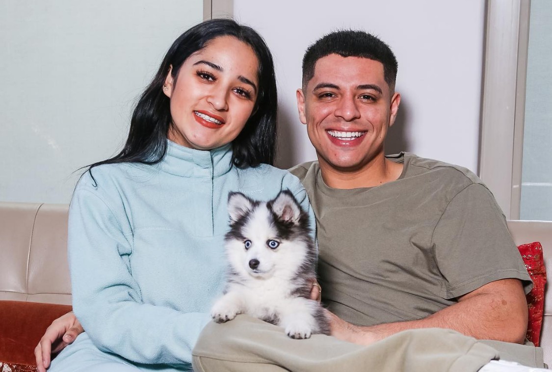 En su cuenta de Instagram suma más de 4 millones de seguidores, donde comparte fotografías de sus atuendos, viajes y momentos familiares.