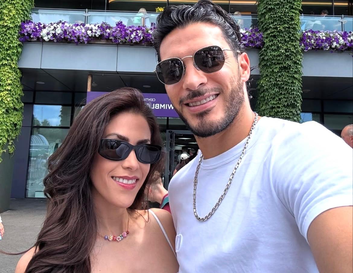 Conoció a Raúl Jiménez cuando él jugaba para el Club América, aunque su relación sentimental comenzó oficialmente en 2017, después de varios meses de conversar mediante redes sociales y videollamadas.