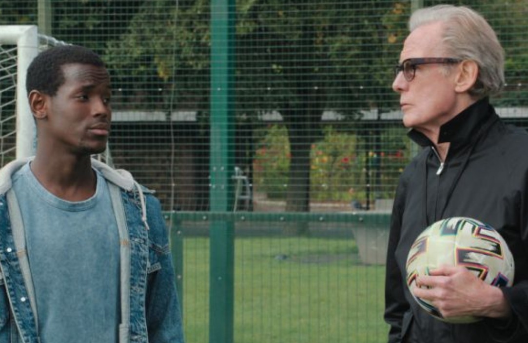 Protagonizada por Elijah Wood y Charlie Hunnam, esta película se adentra en el lado más oscuro del fútbol: la violencia de los grupos de aficionados radicales en Inglaterra. La historia muestra cómo un joven estadounidense termina involucrado con una barra brava del West Ham United.