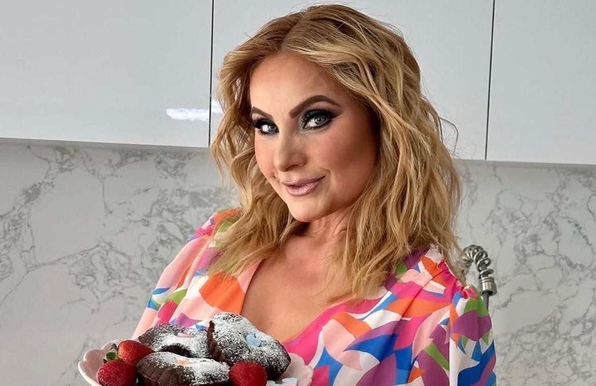 Elizabeth Álvarez es una de las actrices mexicanas más reconocidas de la televisión, con una trayectoria de más de dos décadas en las telenovelas.