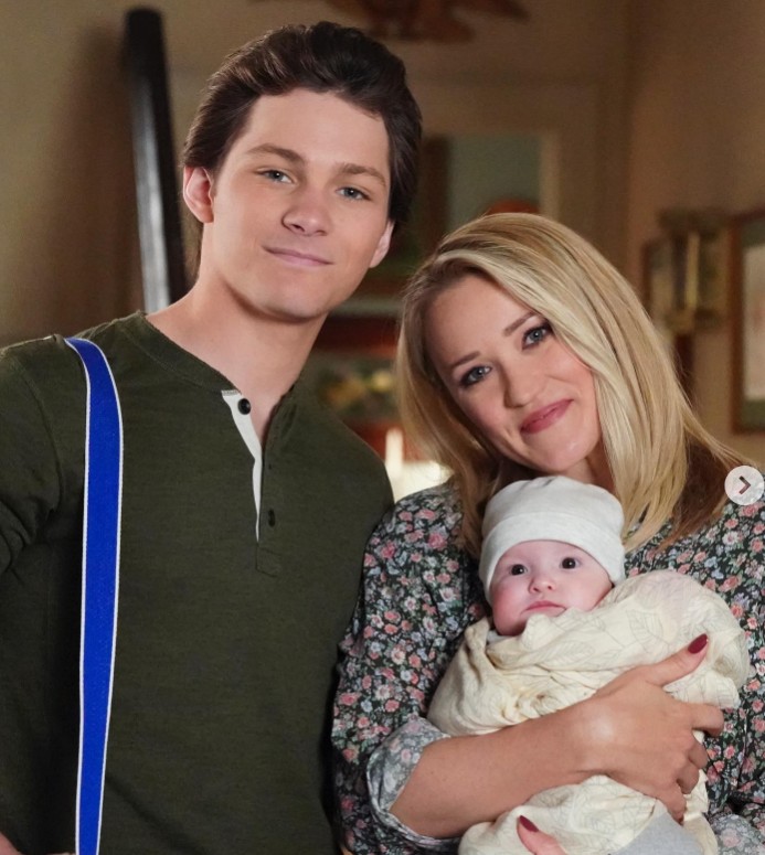 Su personaje de Mandy McAllister en "Young Sheldon" tuvo buena recepción entre el público y posteriormente obtuvo una serie derivada titulada "Georgie & Mandy's First Marriage", donde Emily también trabaja como productora ejecutiva.