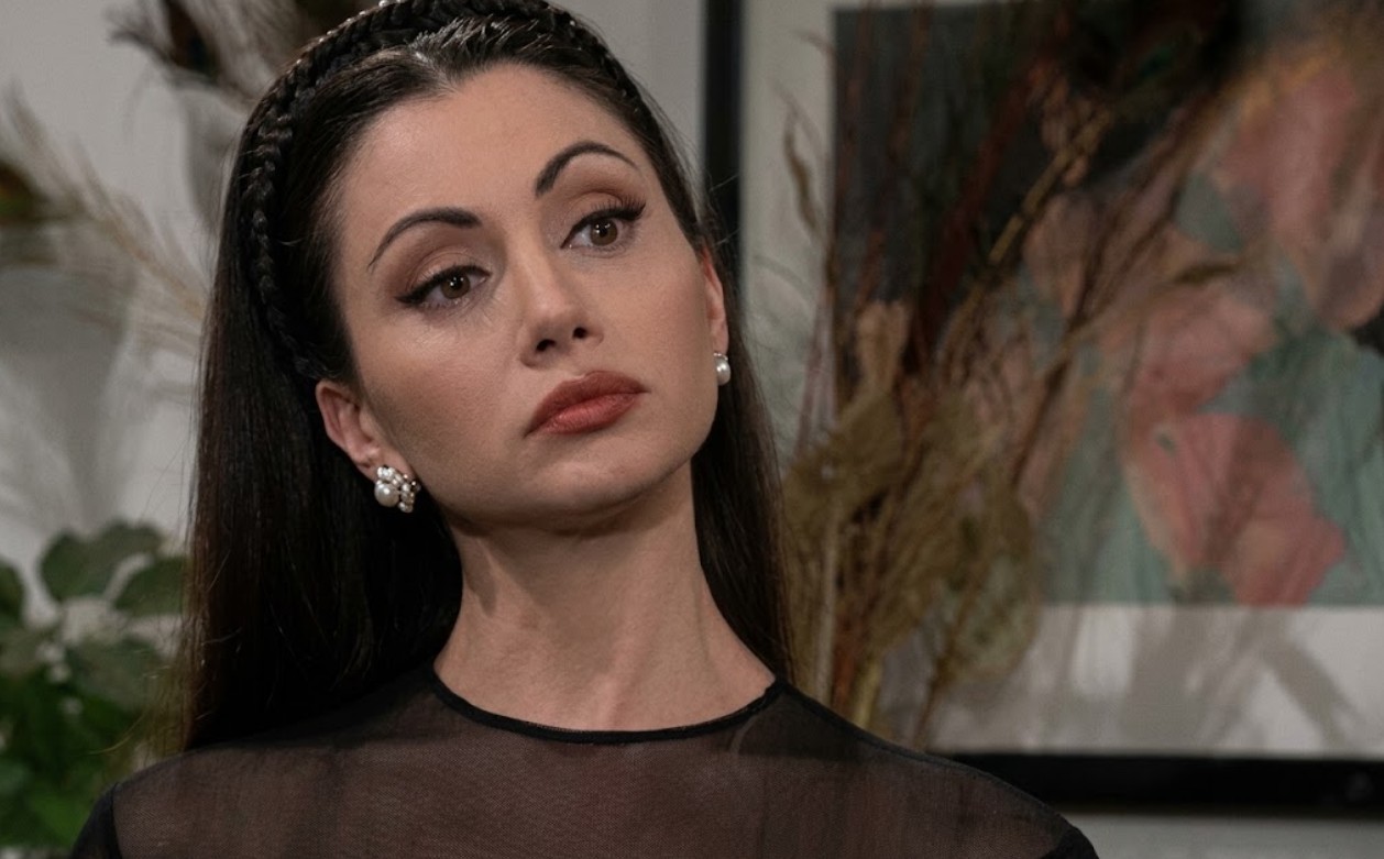Frances Ondiviela es una actriz española que alcanzó gran reconocimiento en México gracias a sus personajes de villana en telenovelas.