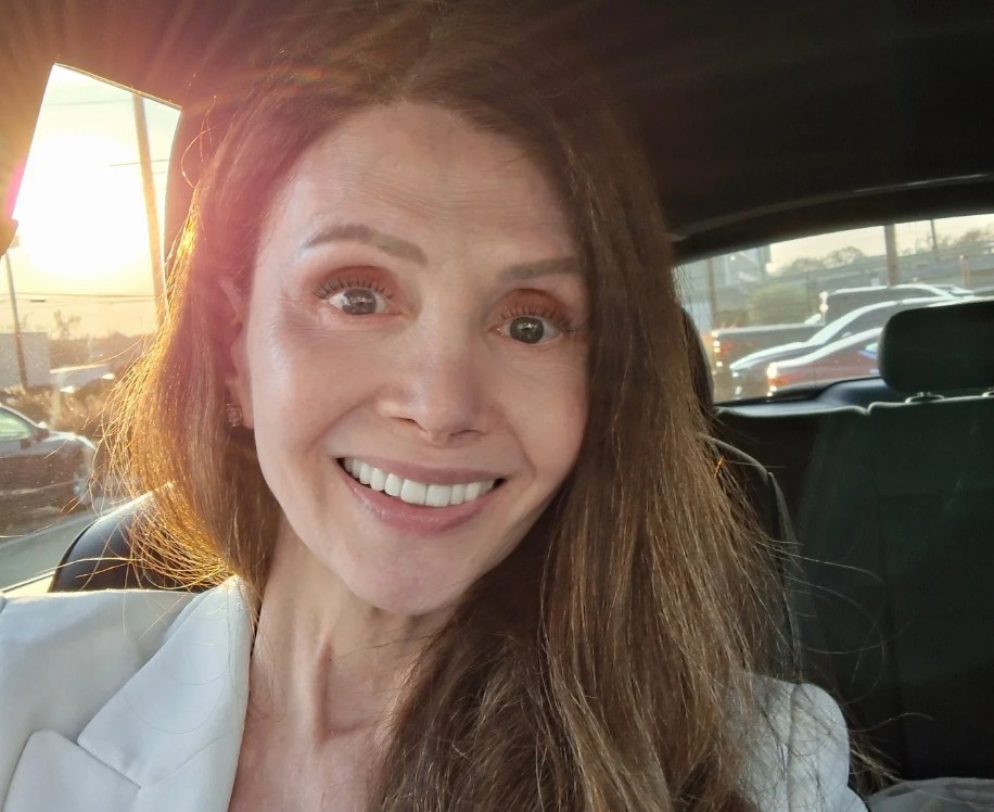 En 2021 participó en "Diseñando tu amor", donde interpretó a Yolanda Pratas.