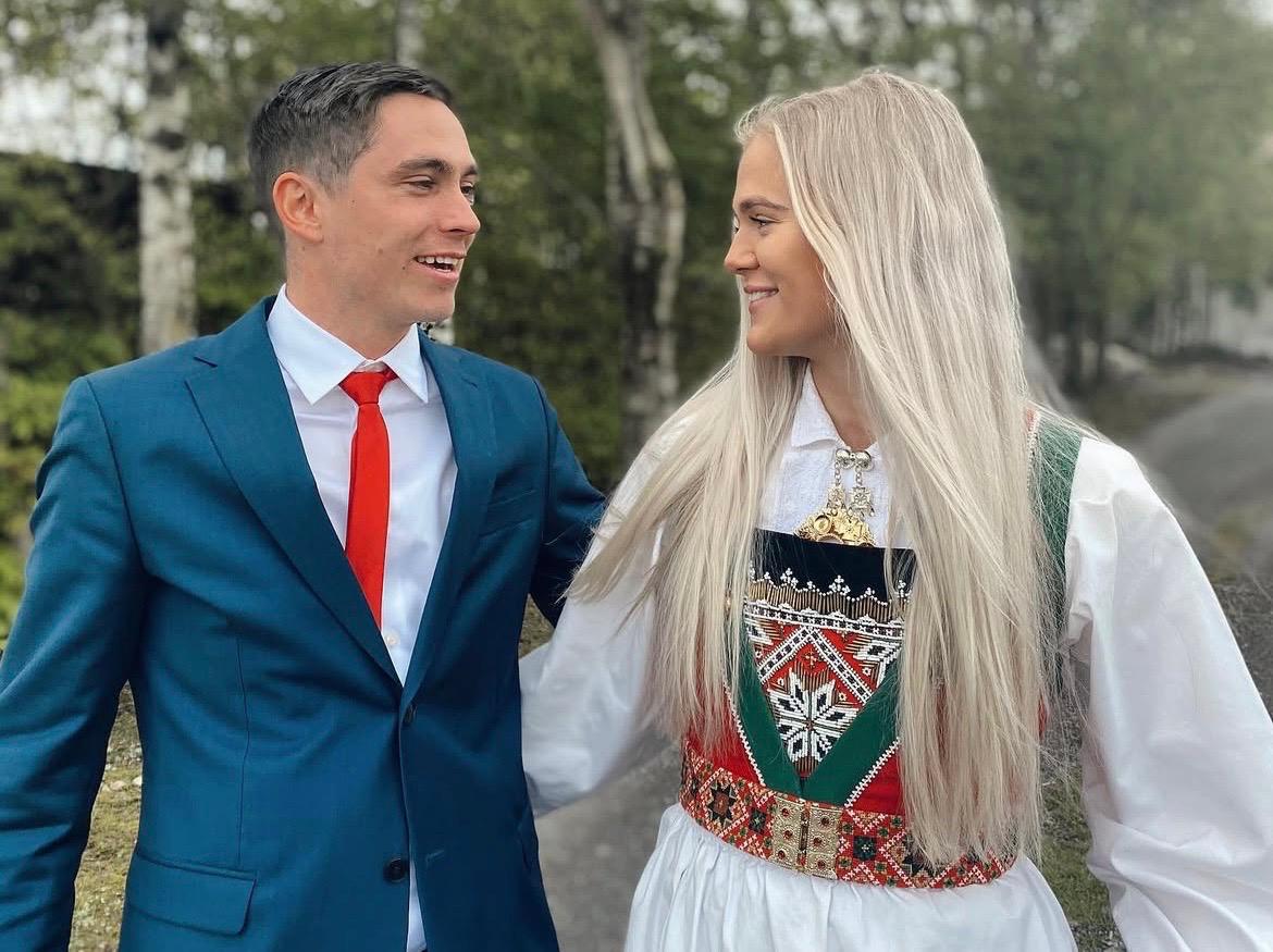 Tiene un hermano mayor llamado Astor Braut Haaland, con quien también es muy unida.