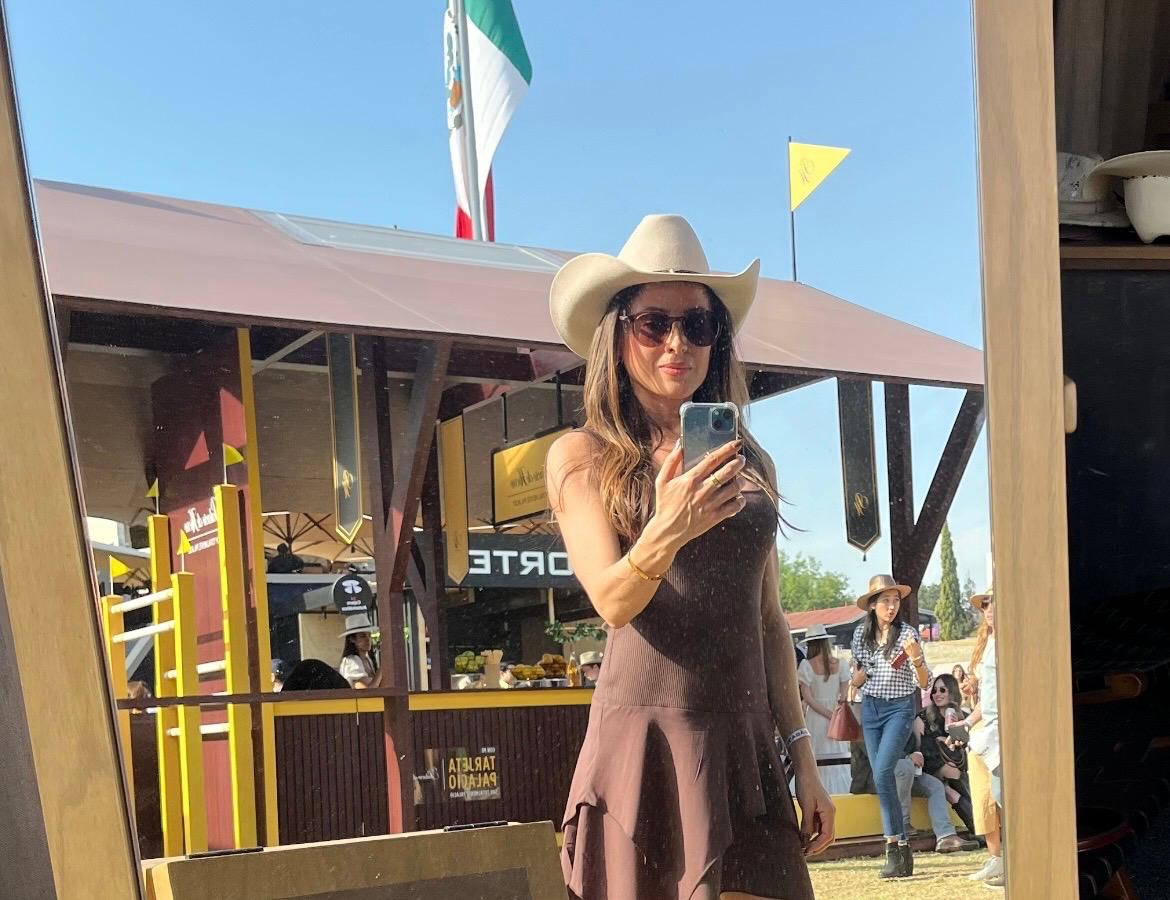 Posteriormente, realizaron un viaje grupal a Guatemala y durante su estancia dieron un paseo en helicóptero. Además, se hospedaron en un hotel de Antigua Guatemala.