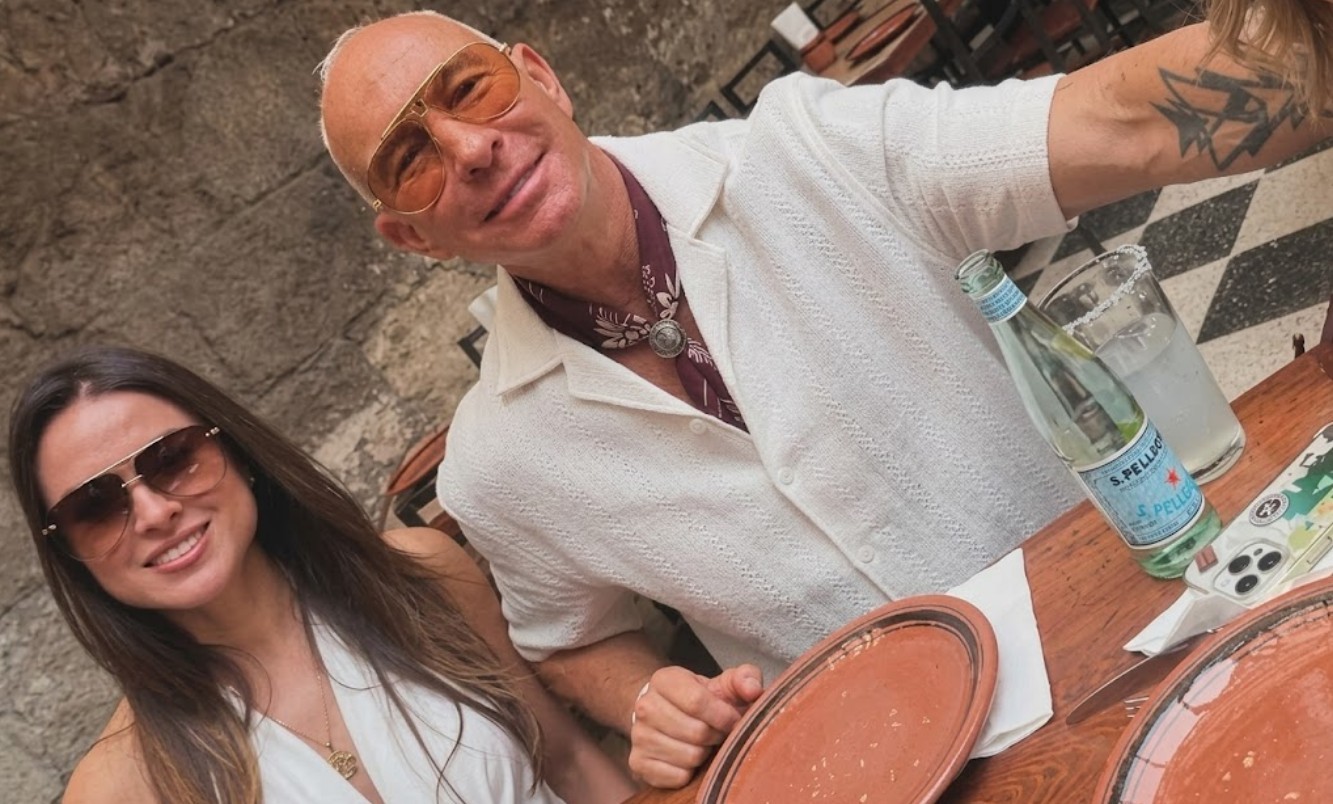 Tras varios meses de especulaciones, el cantante Erik Rubín confirmó su noviazgo de forma pública con Geraldine Zárate, una mujer con la que se le había visto en distintas ocasiones.