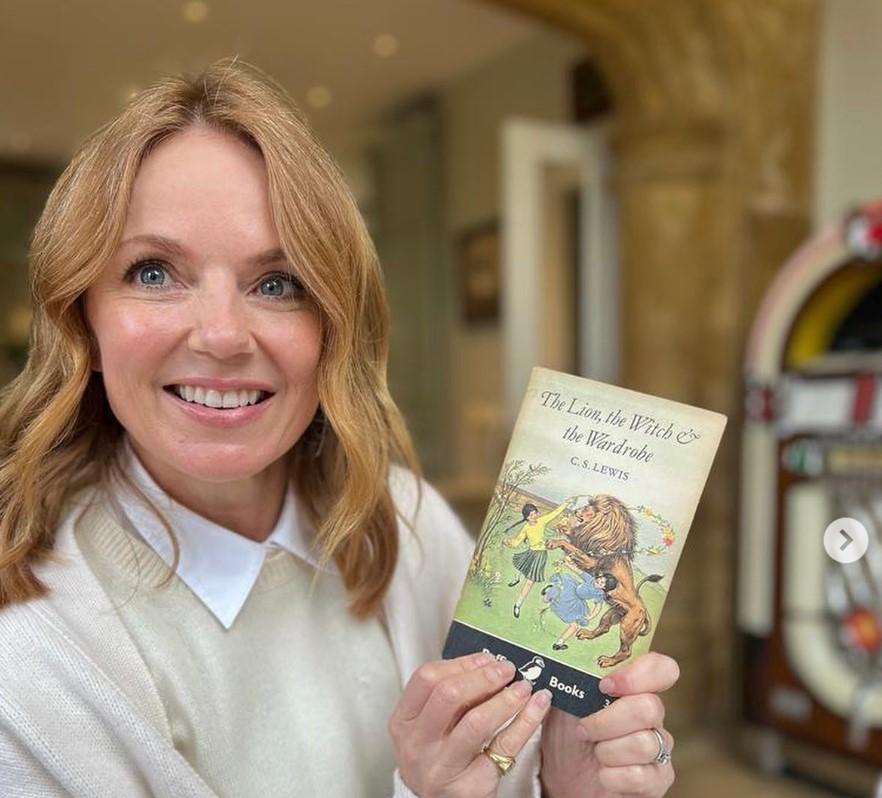 También era conocida como Ginger Spice. Tras no lograr el éxito como solista, se convirtió en actriz y escritora.