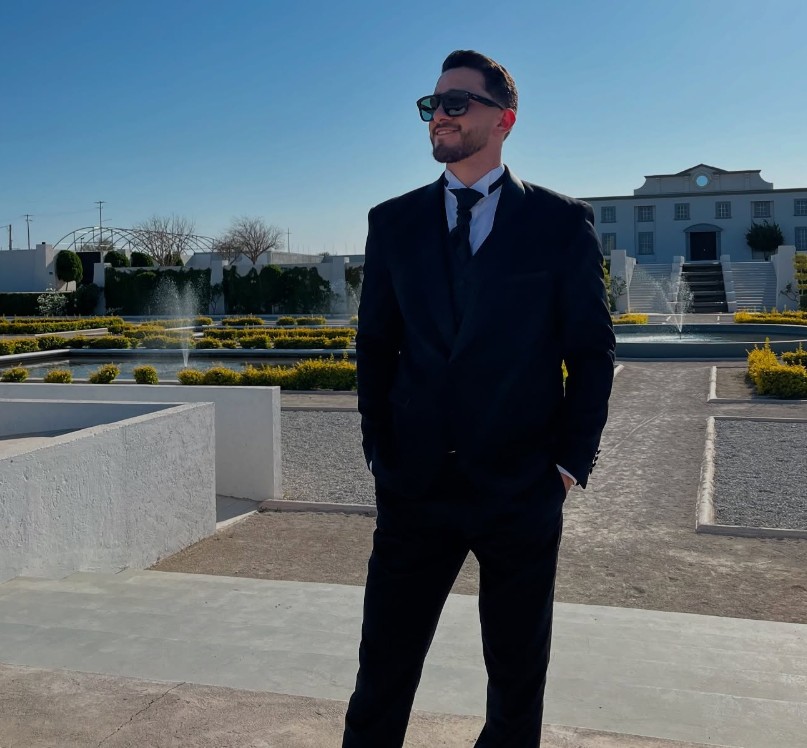 En más de una ocasión, Gibrán ha expresado públicamente el orgullo que siente por la trayectoria de su tío.