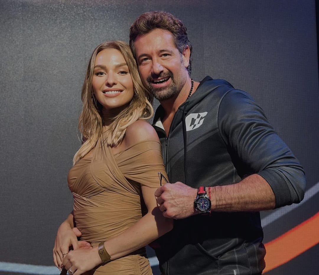 Su romance estuvo rodeado de polémica debido a las acusaciones de Geraldine Bazán, exesposa de Soto, quien aseguró que el actor le había sido infiel con Baeva. Ambos negaron haber iniciado su relación de esa manera, pero los señalamientos acompañaron gran parte de su noviazgo.