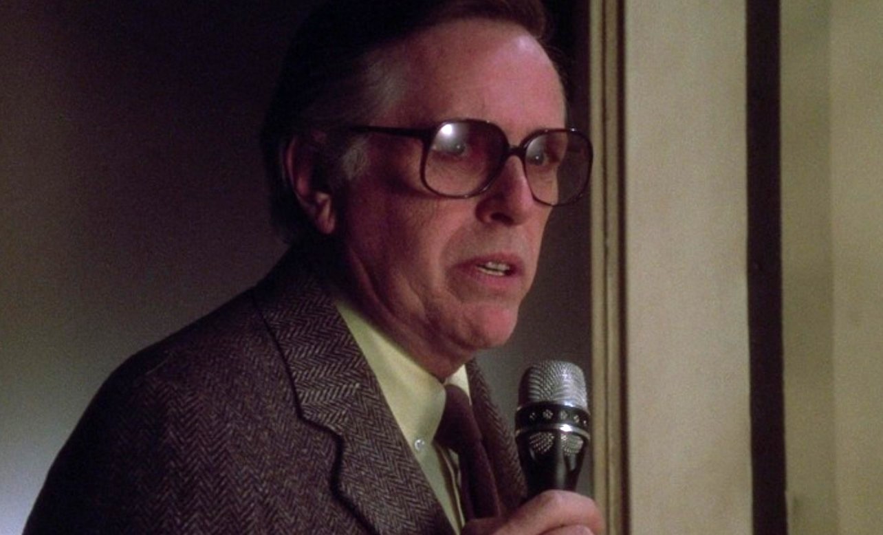 El actor falleció el 1 de diciembre de 2005, a los 71 años, a causa de un accidente cerebrovascular. Durante su trayectoria trabajó en cine, televisión y teatro. También fue conocido por interpretar al periodista Jack McGee en la serie "The Incredible Hulk".