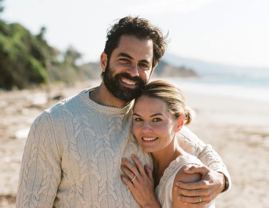 En la vida real, sí tuvo un romance con Jesse Spencer (Robert Chase) y estuvieron a punto de casarse, pero en 2007 terminaron su compromiso.