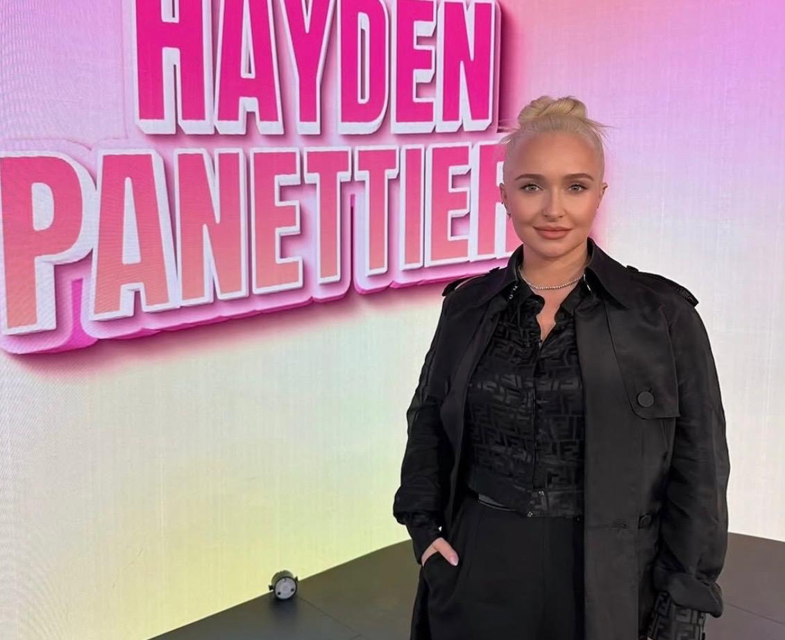 Tras el nacimiento de su hija, enfrentó problemas de depresión posparto, situación que la llevó a hablar públicamente sobre salud mental y a buscar ayuda profesional en distintas ocasiones.