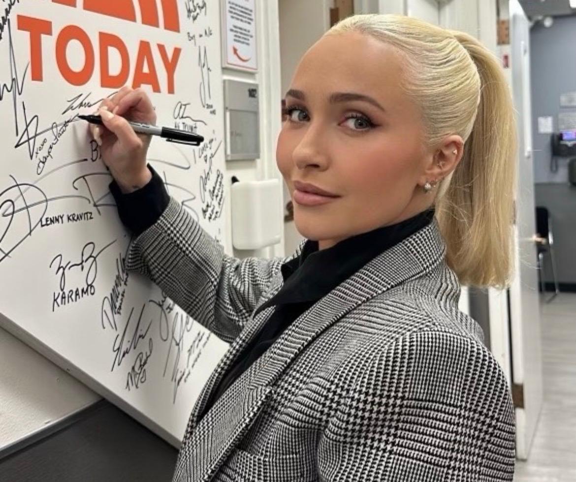 Durante ese periodo, también enfrentó problemas de adicciones, lo que afectó su estabilidad emocional y laboral. Tras analizarlo, cedió la custodia de su hija al padre, argumentando que era lo mejor para su bienestar mientras ella se enfocaba en su recuperación y tratamiento.