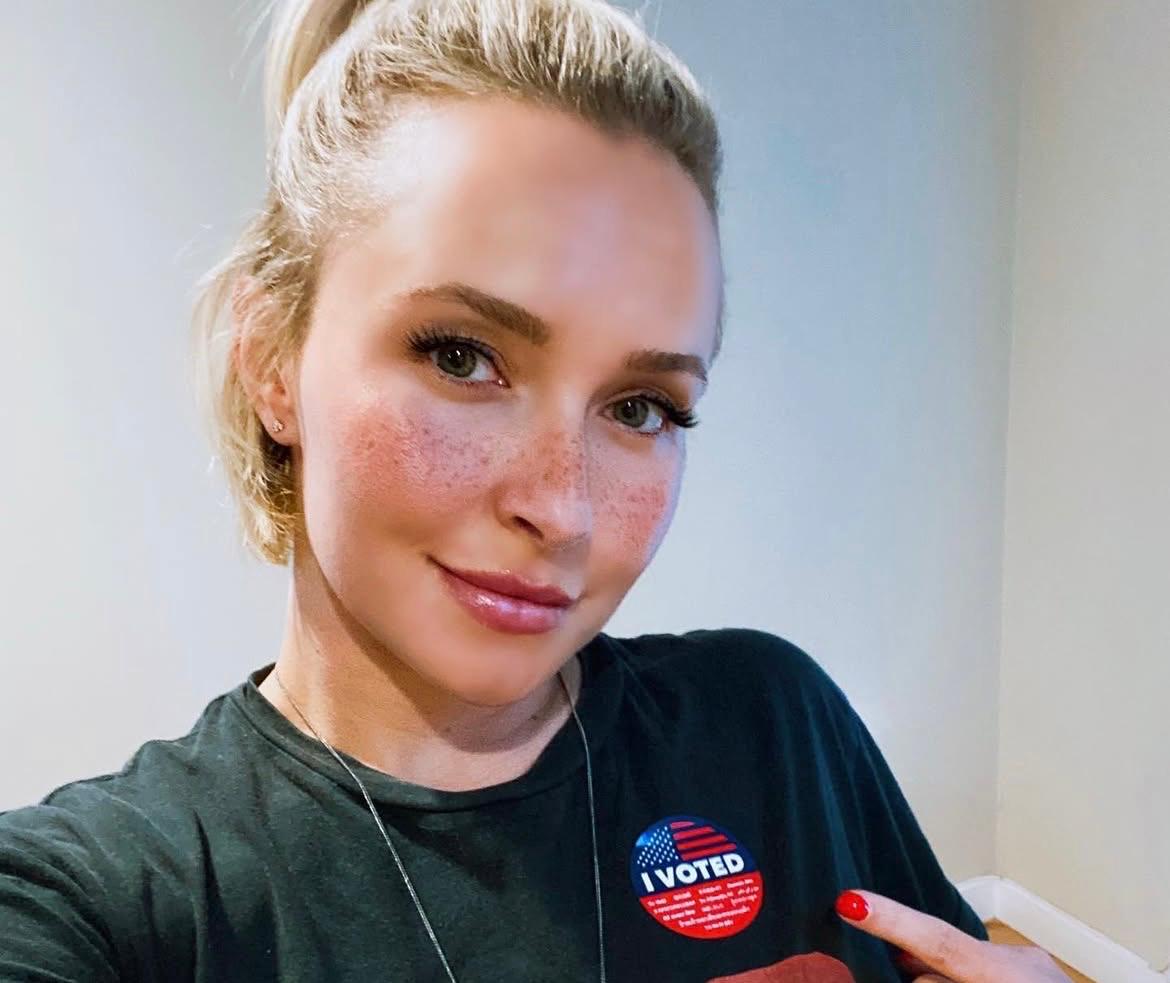 Uno de sus proyectos más recordados fue la serie "Héroes", donde interpretó a Claire Bennet, una animadora con habilidades regenerativas.