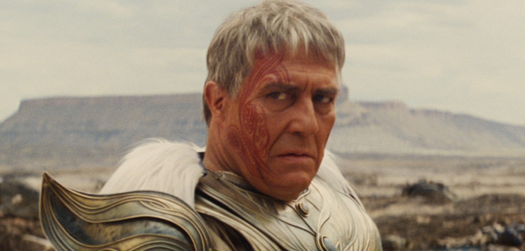 Era una de las producciones más ambiciosas de Disney con un presupuesto de alrededor de 250 millones de dólares, pero solo tuvo una recaudación de unos 284 millones. Aunque la cifra parece alta, los costos de marketing y distribución hicieron que el estudio registrara pérdidas millonarias. La película enfrentó problemas desde su promoción, ya que muchos espectadores no entendían de qué trataba, lo que afectó su rendimiento desde el estreno.