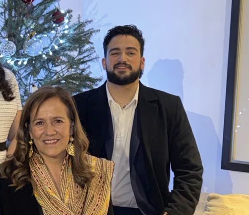 Juan Pablo Calderón Zavala es el menor de los tres hijos de Felipe Calderón y Margarita Zavala. Cuando su padre asumió la Presidencia de México tenía apenas 3 años, por lo que durante el sexenio tuvo una presencia todavía menor en la vida pública.
