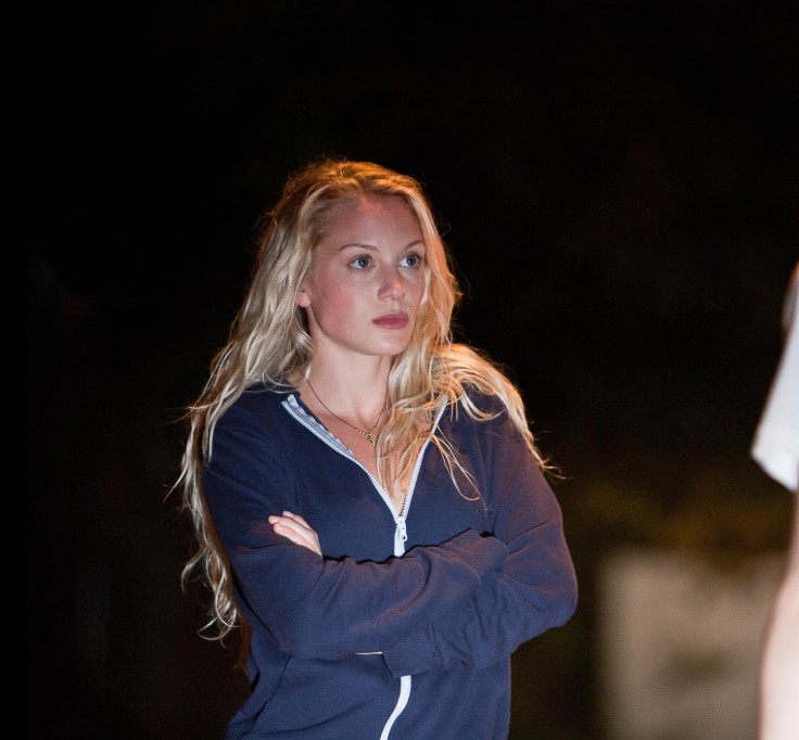 Kirby Bliss Blanton interpretó a Kirby, la amiga y enamorada de Thomas.