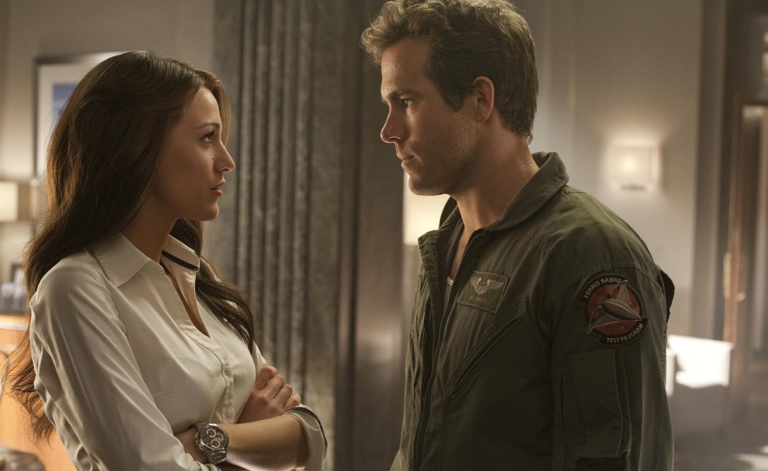 Esta adaptación de DC Comics contó con un presupuesto de aproximadamente 200 millones de dólares y recaudó cerca de 219 millones. A pesar de contar con Ryan Reynolds como protagonista, la película fue criticada por su uso excesivo de efectos digitales y una historia poco sólida. Muchos fans consideraron que no logró capturar la esencia del personaje, lo que frenó cualquier posibilidad de convertirla en una franquicia exitosa.