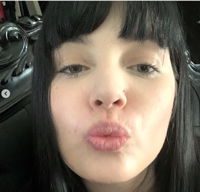 En 2000 alcanzó gran popularidad con "Carita de ángel", al interpretar a la Hermana Cecilia, uno de los personajes más recordados de su carrera.