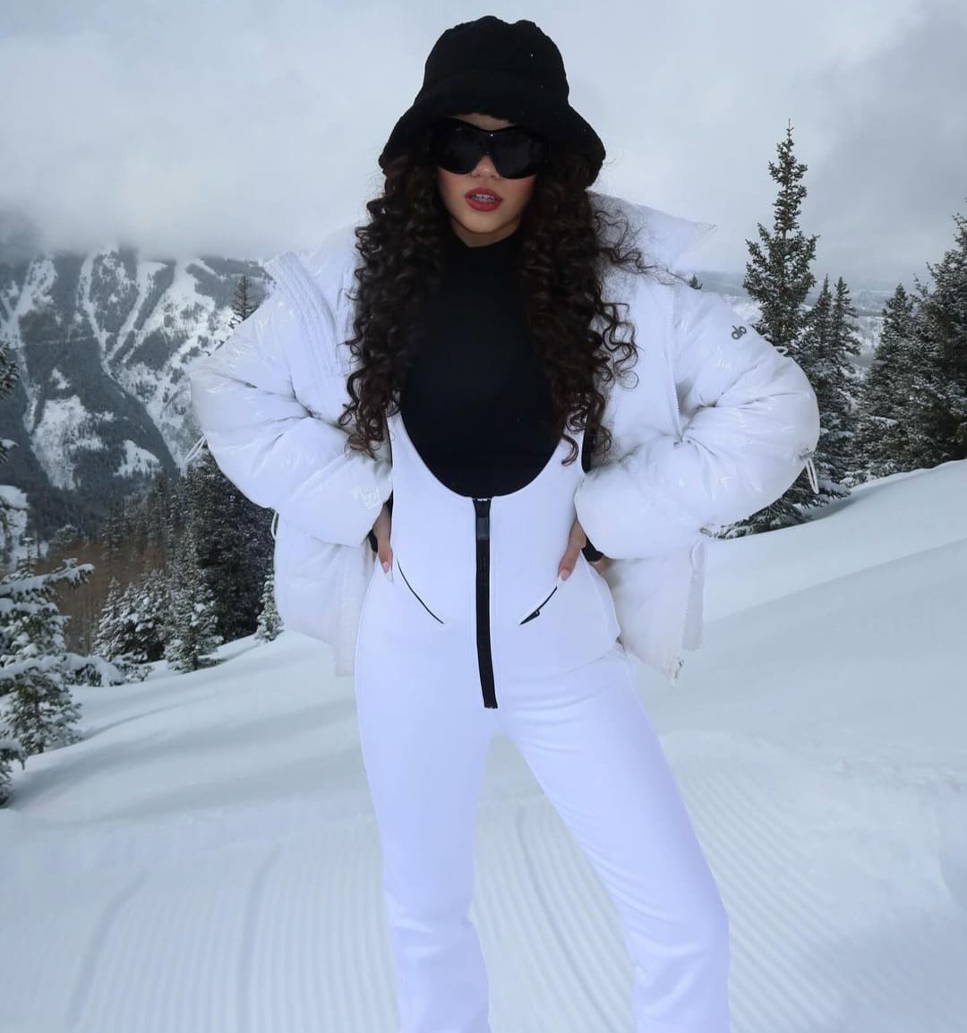 Posteriormente, participó en la película "Seven Pounds", actuando junto a Will Smith.