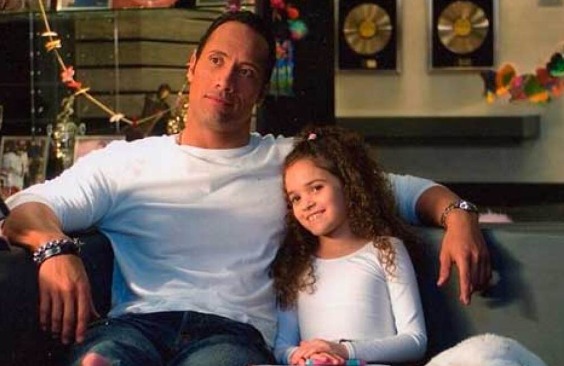 La trama presenta a Joe Kingman, un exitoso jugador de fútbol americano profesional que tiene la vida que muchos sueñan.