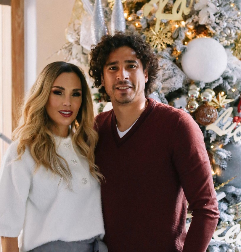 Tanto Memo Ochoa como Karla Mora han mostrado distintos espacios de la residencia a través de sus redes sociales.