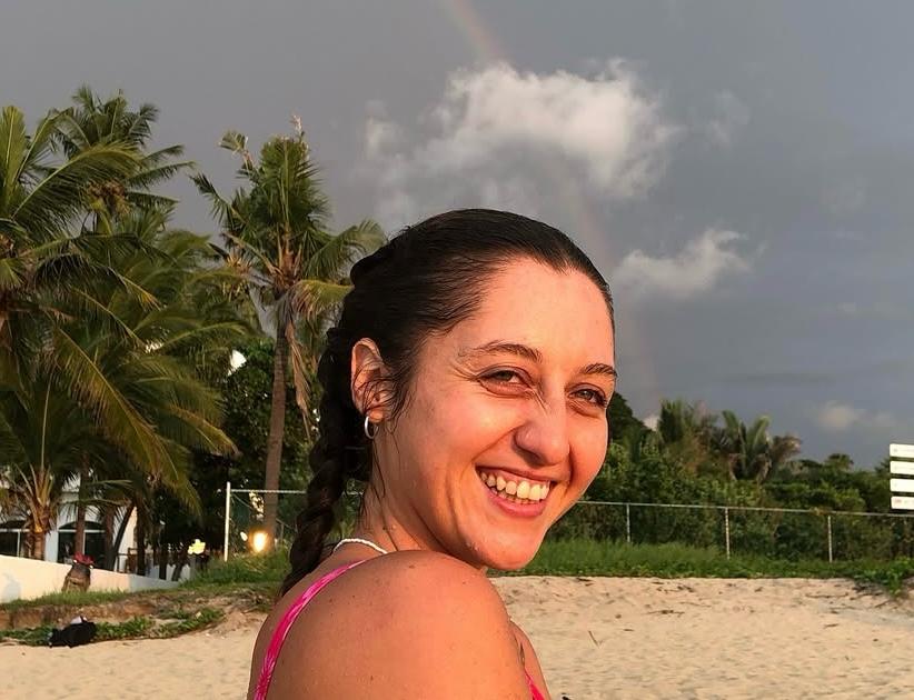 A sus 33 años, mantiene un perfil bajo, enfocándose en su vida personal, sus proyectos espirituales y su faceta como escritora.