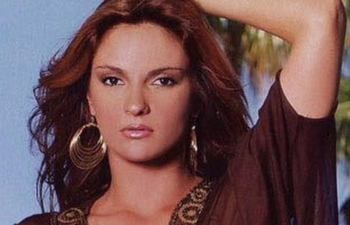 Su propuesta musical se ha caracterizado por mezclar cumbia, pop latino y ritmos tropicales, estilo que la ha mantenido vigente en escenarios y estaciones de radio.