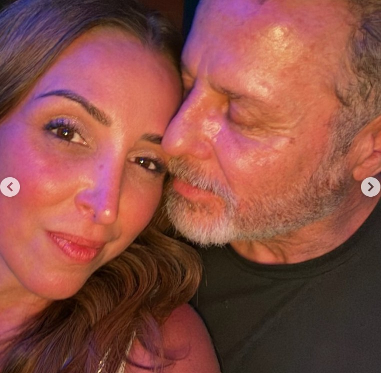Fue hasta hace unos meses cuando se encontraron personalmente y, luego del divorcio del actor, comenzaron una relación.
