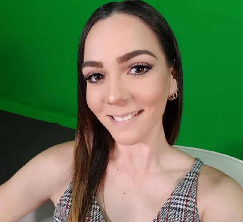 Se enfocó en la conducción de noticias, colaborando en el noticiero "Hechos Tabasco", donde desarrolló una faceta más informativa.