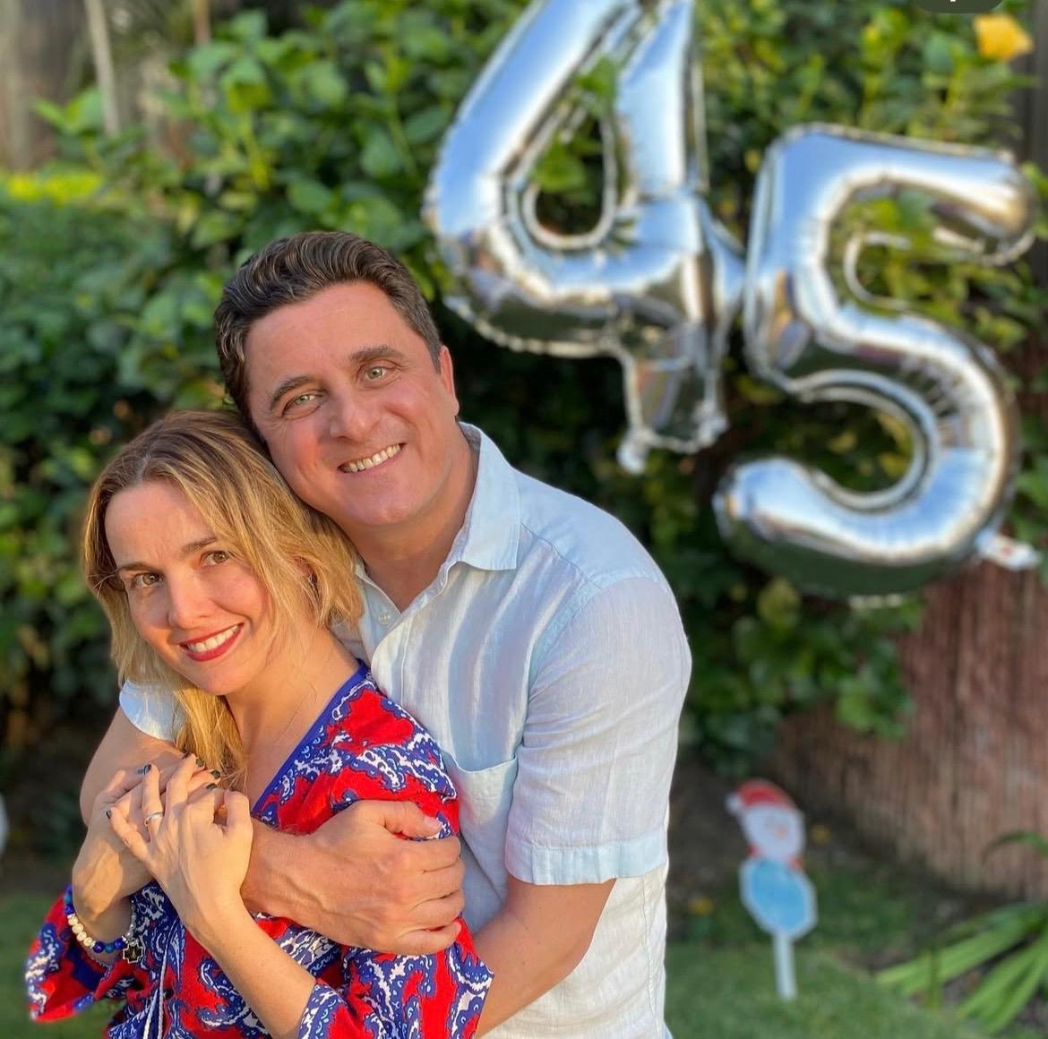En su vida personal, está casada con el productor Alex Balassa, con quien contrajo matrimonio en 2020.