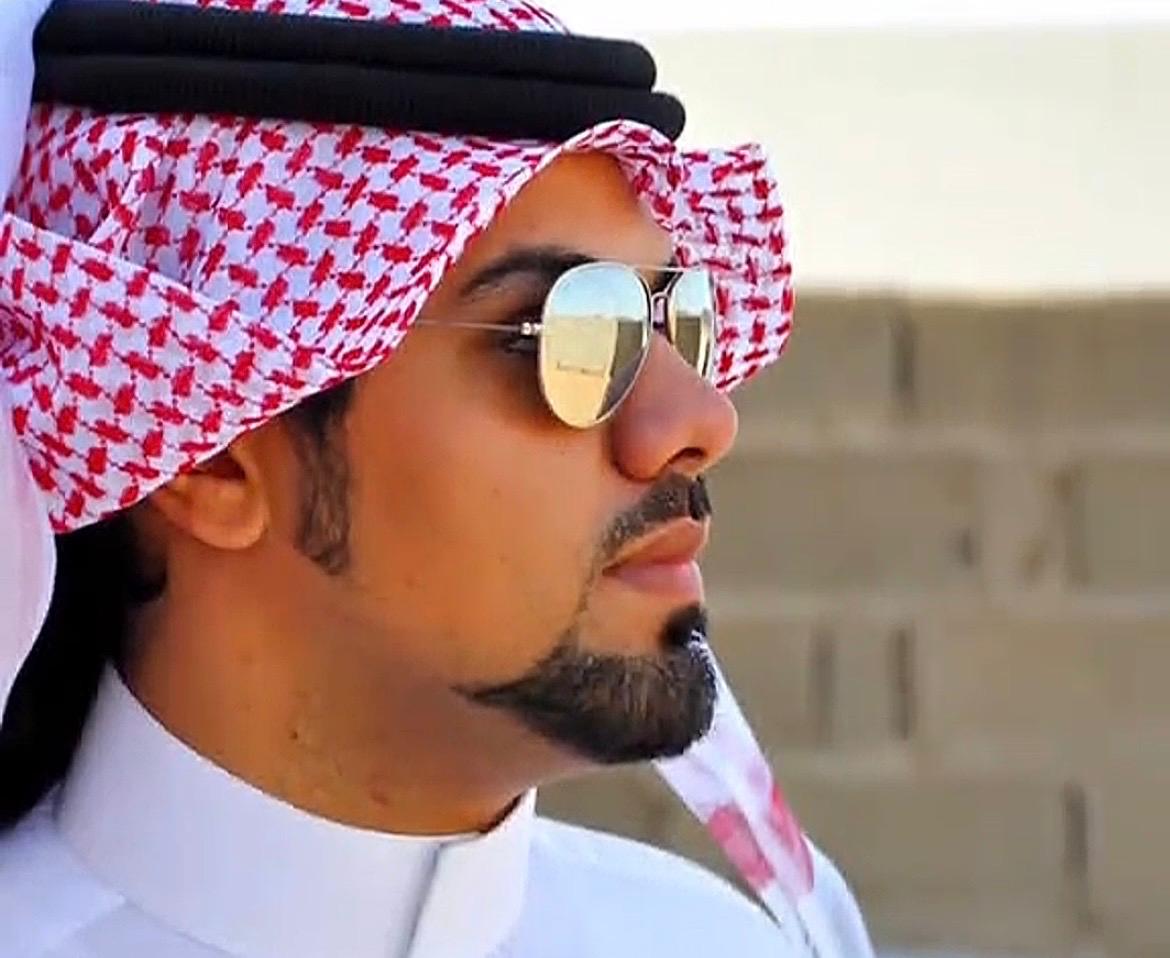 Su crecimiento en redes sociales le permitió convertirse en una personalidad conocida entre el público joven, especialmente en TikTok e Instagram.