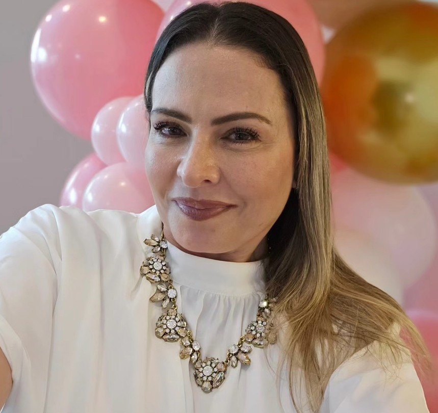 Aunque ya no participa en telenovelas, continúa activa en redes sociales, donde comparte algunos momentos de su vida cotidiana con sus seguidores.