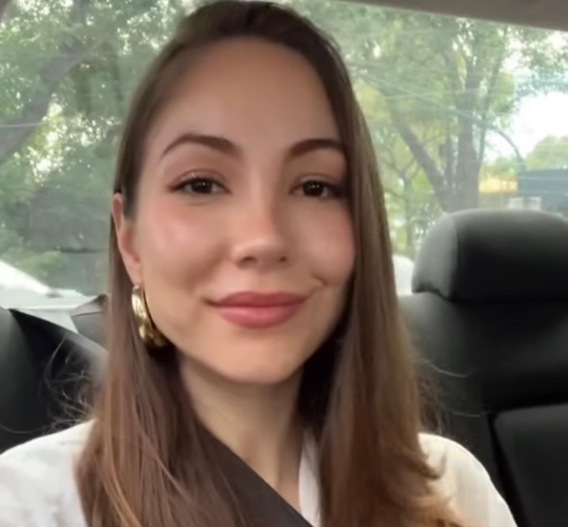 Durante esos años también formó parte de diferentes proyectos televisivos como conductora en programas juveniles y eventos especiales relacionados con Televisa y el Teletón.