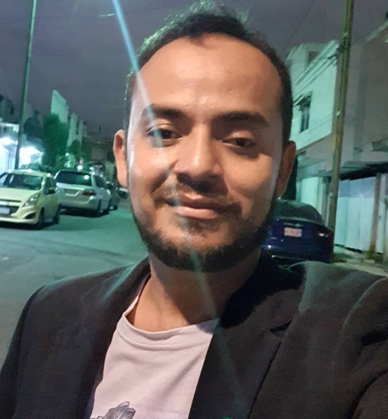 A través de redes sociales como Instagram, YouTube y TikTok mantiene contacto cercano con sus seguidores, compartiendo interpretaciones y nuevos contenidos musicales. Por esa vía, promociona serenatas privadas y dinámicas con sus fans como rifas para ofrecer presentaciones personalizadas.