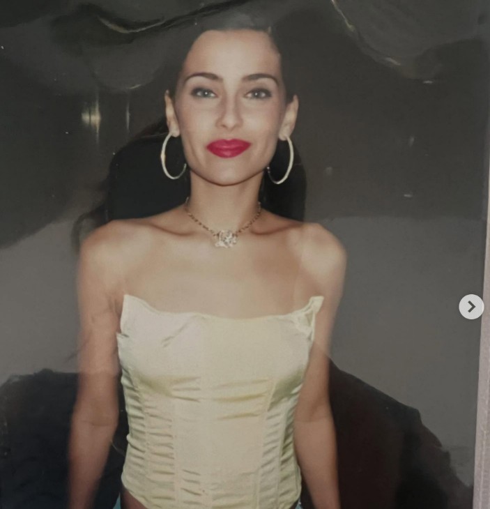 Nelly Furtado nació el 2 de diciembre de 1978 en Victoria, Columbia Británica, Canadá, dentro de una familia de origen portugués proveniente de las Azores.