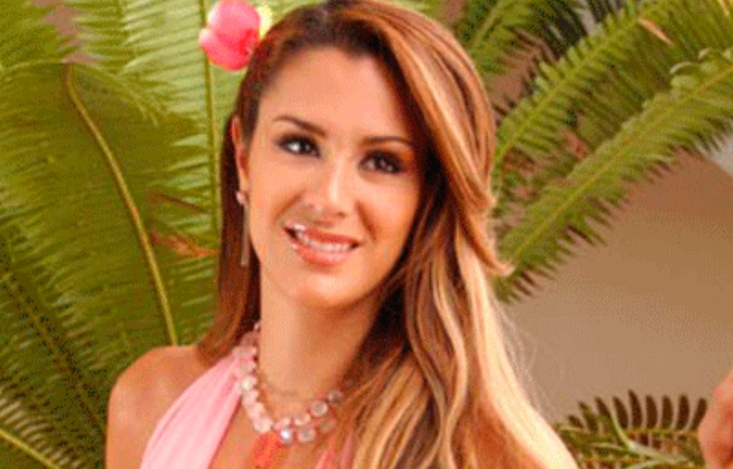 Un año después obtuvo uno de los papeles más recordados de su carrera al interpretar a Alma Rey en la telenovela juvenil "Rebelde".