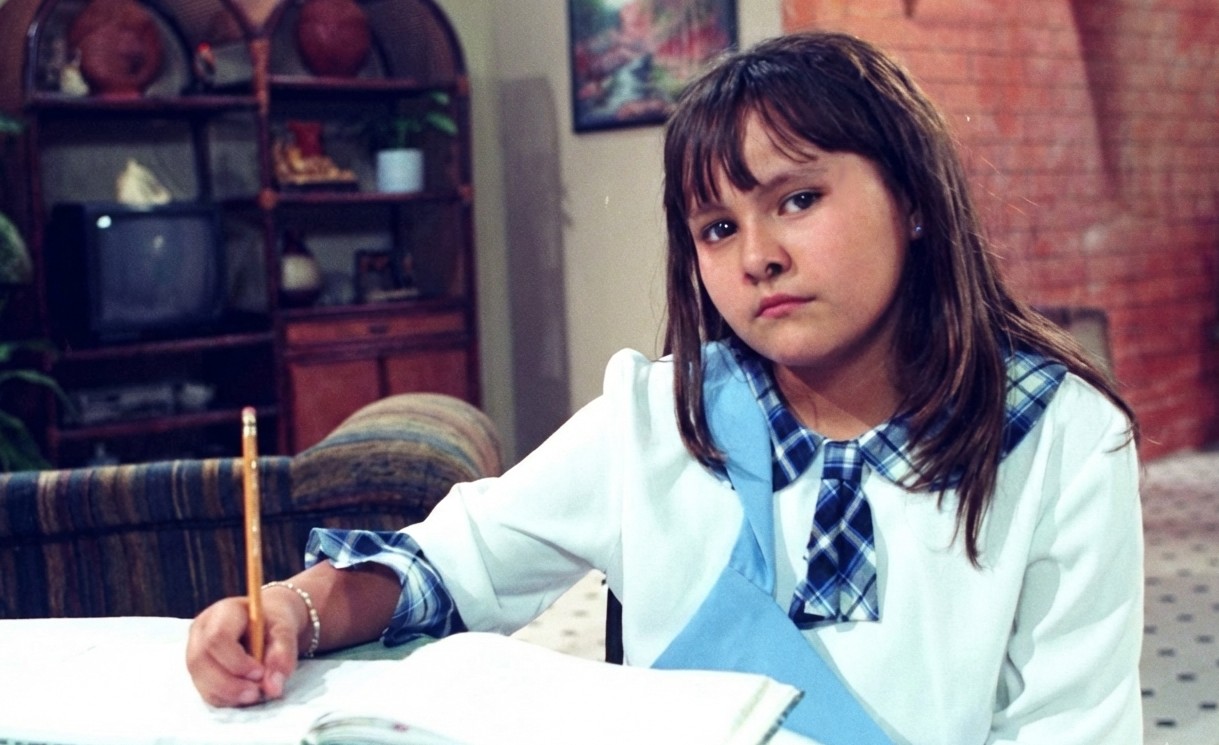 Paulina Martell comenzó su carrera artística a los cinco años y, con el paso del tiempo, participó en distintas producciones de televisión que le permitieron demostrar sus habilidades como actriz infantil.