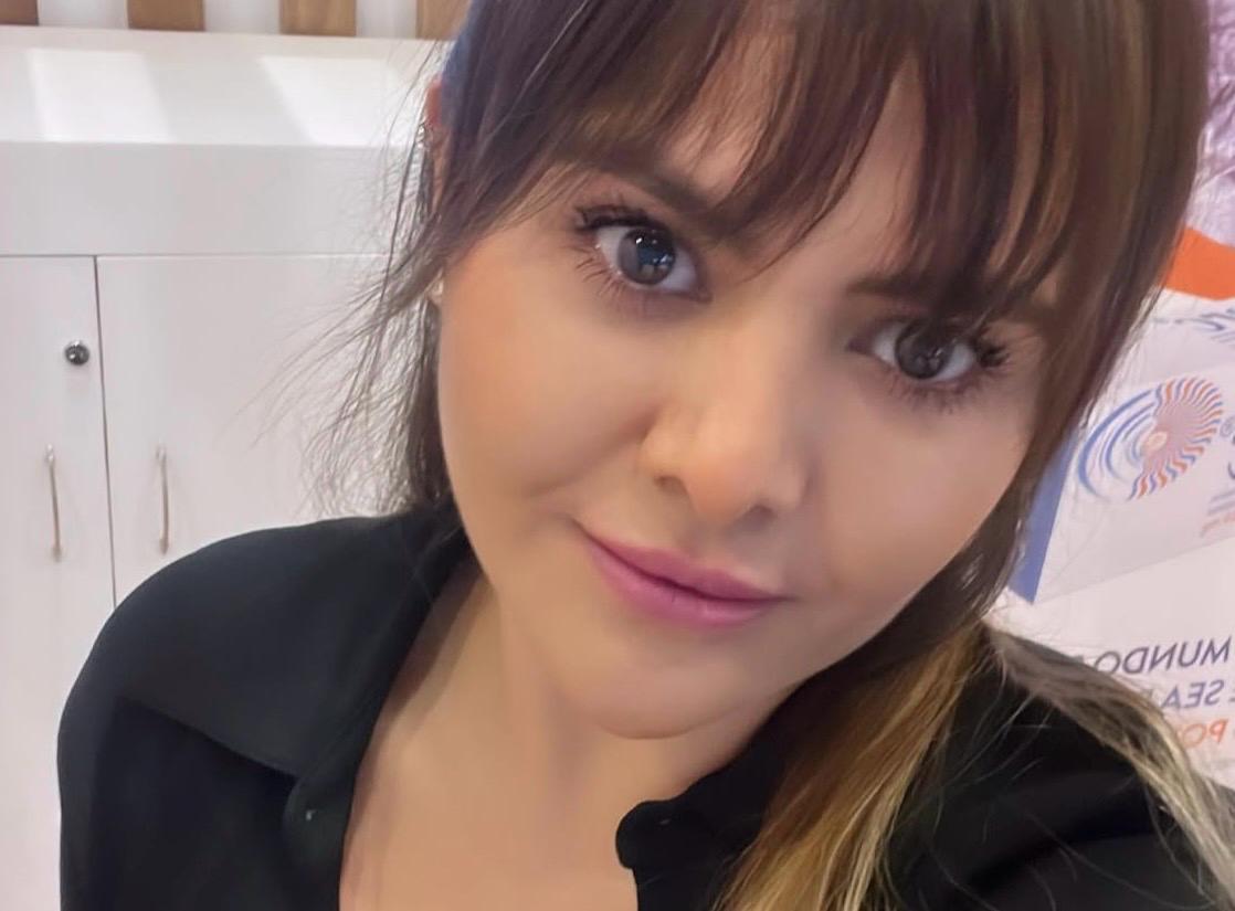 Además, estudió Comunicación Social y también se ha desempeñado como fotógrafa.